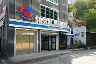 ELDEN GÖNÜLE SOSYAL YARDIM MERKEZİ İHTİYAÇ SAHİBİ AİLELERE UMUT OLUYOR